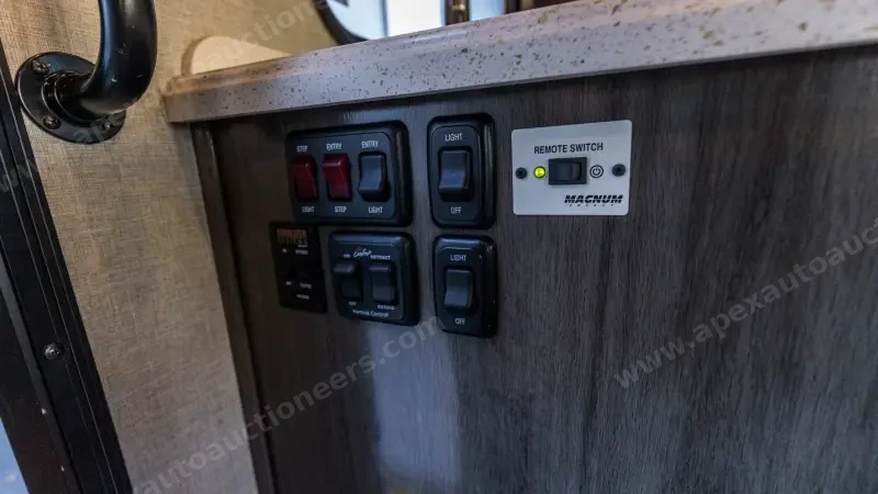 2017 Fleetwood Pulse 24A Conversion photo 92