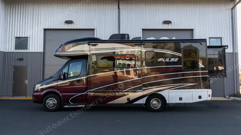 2017 Fleetwood Pulse 24A Conversion photo 3