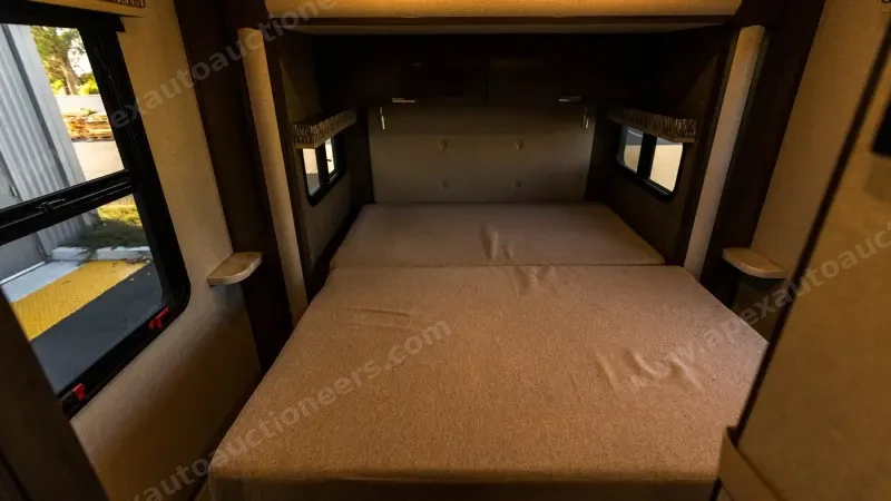 2017 Fleetwood Pulse 24A Conversion photo 82