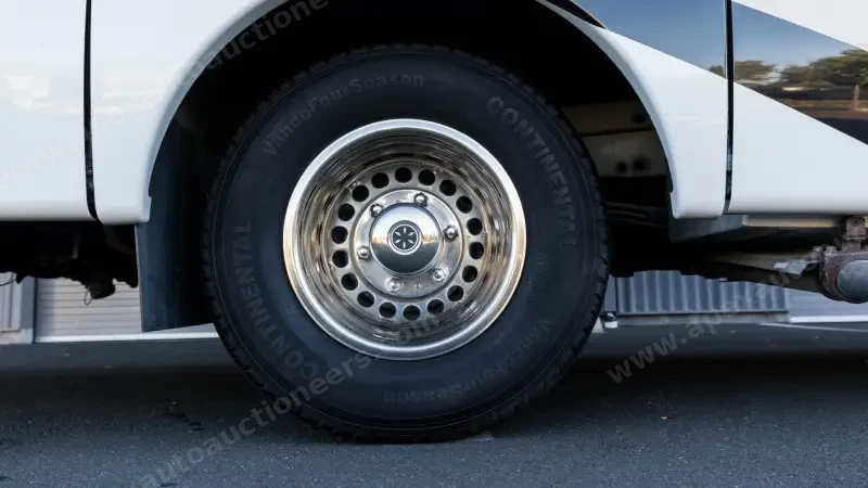 2017 Fleetwood Pulse 24A Conversion photo 38