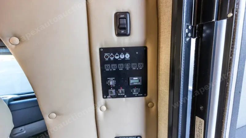 2017 Fleetwood Pulse 24A Conversion photo 91