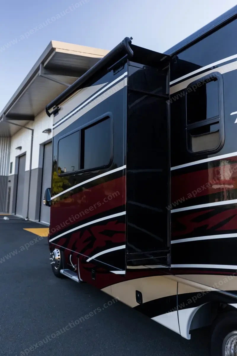 2017 Fleetwood Pulse 24A Conversion photo 20