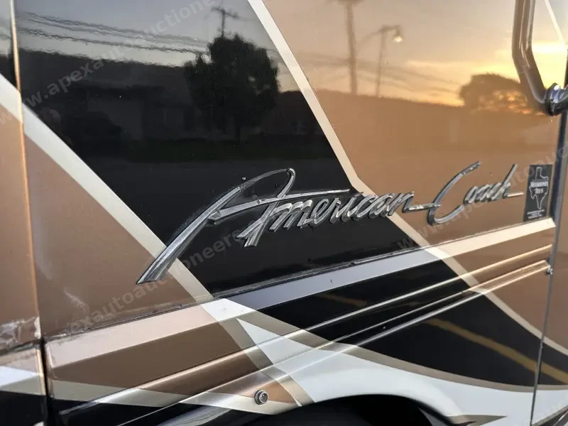 2015 American Revolution LE 42T Motorcoach photo 39