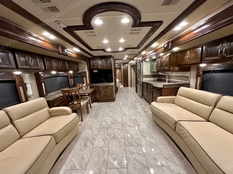 2015 American Revolution LE 42T Motorcoach photo 131