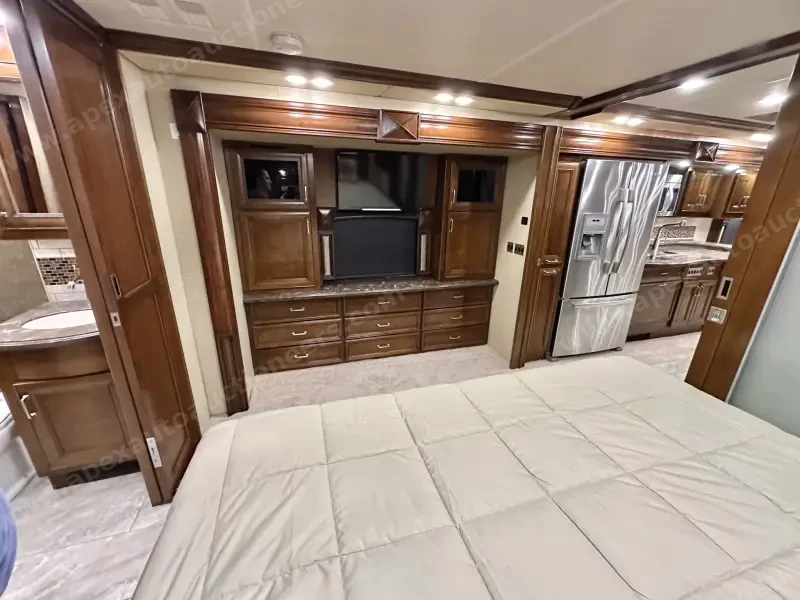 2015 American Revolution LE 42T Motorcoach photo 170