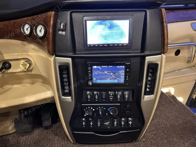 2015 American Revolution LE 42T Motorcoach photo 113