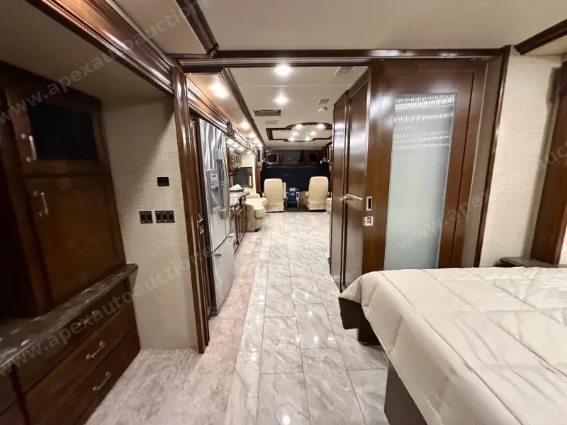 2015 American Revolution LE 42T Motorcoach photo 171