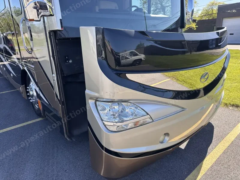 2015 American Revolution LE 42T Motorcoach photo 41