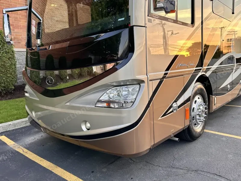 2015 American Revolution LE 42T Motorcoach photo 44
