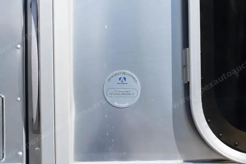 2021 Airstream Bambi 16′ Travel Trailer photo 25