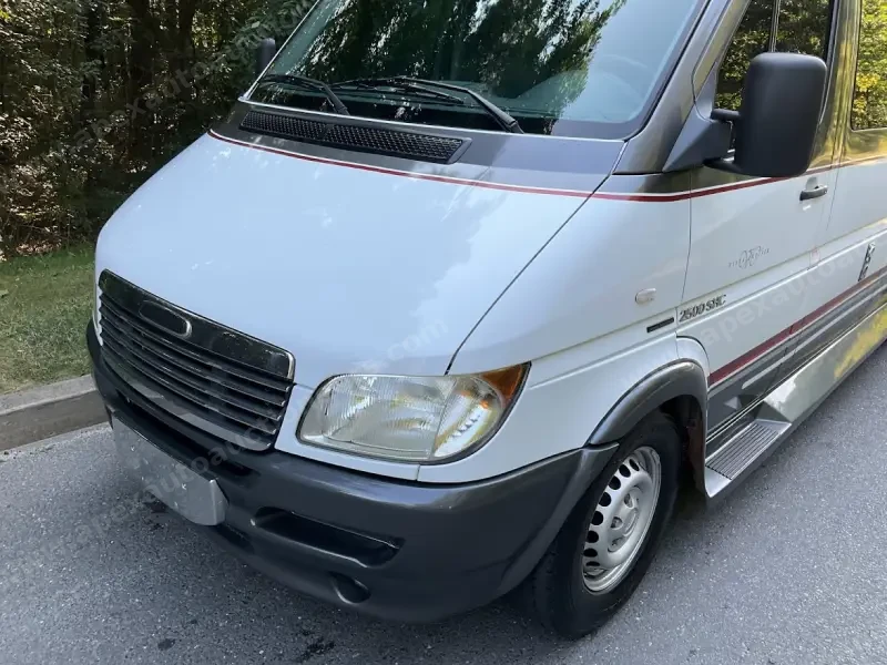 2004 Dodge Sprinter 2500 Gulf Stream Coach Vista Cruiser  SHC photo 28