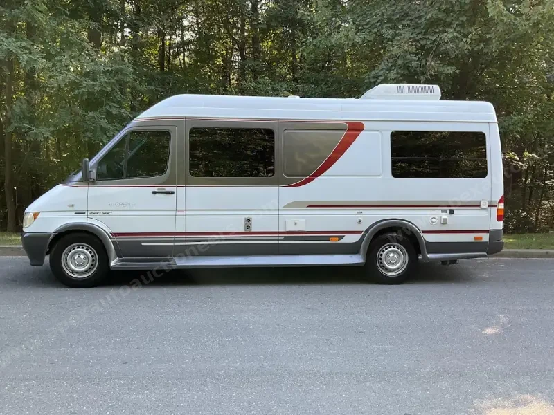 2004 Dodge Sprinter 2500 Gulf Stream Coach Vista Cruiser  SHC photo 12