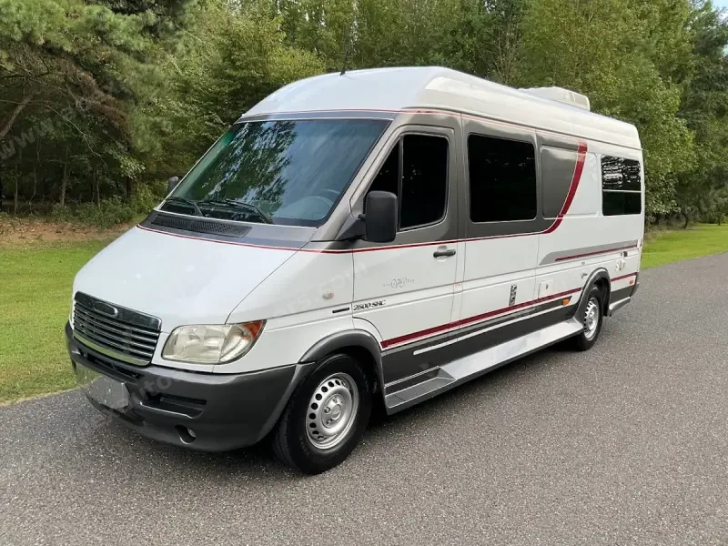 2004 Dodge Sprinter 2500 Gulf Stream Coach Vista Cruiser  SHC photo 6