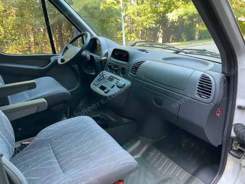 2004 Dodge Sprinter 2500 Gulf Stream Coach Vista Cruiser  SHC photo 79