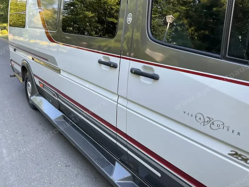 2004 Dodge Sprinter 2500 Gulf Stream Coach Vista Cruiser  SHC photo 43
