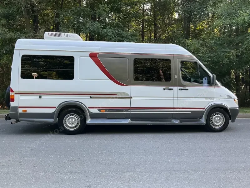 2004 Dodge Sprinter 2500 Gulf Stream Coach Vista Cruiser  SHC photo 22