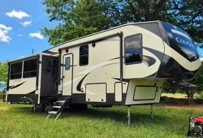 2019 Keystone Cougar 369BHS
