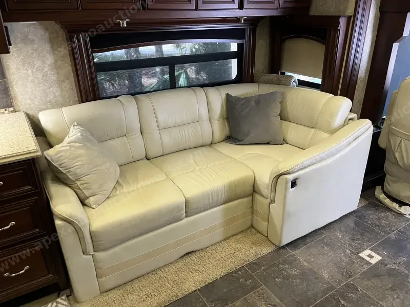 2012 American Eagle 45T Motorcoach photo 49
