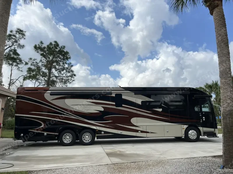 2012 American Eagle 45T Motorcoach photo 6