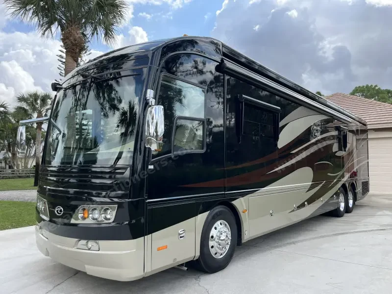 2012 American Eagle 45T Motorcoach photo 1