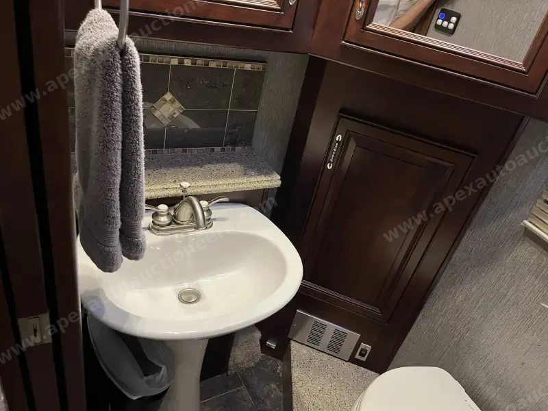 2012 American Eagle 45T Motorcoach photo 58