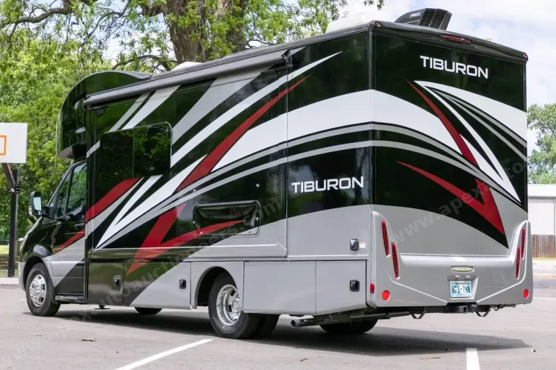 2023 Thor Motor Coach Tiburon 24FB photo 3