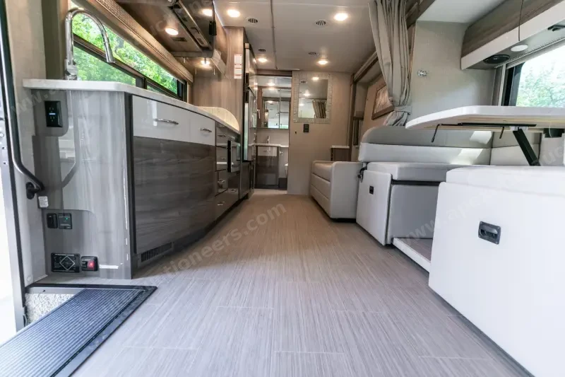 2023 Thor Motor Coach Tiburon 24FB photo 124