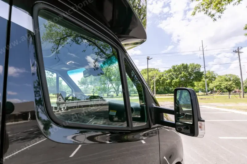 2023 Thor Motor Coach Tiburon 24FB photo 26