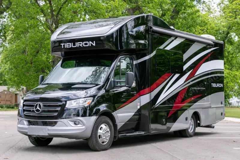 2023 Thor Motor Coach Tiburon 24FB photo 1