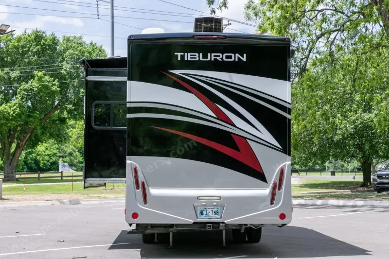 2023 Thor Motor Coach Tiburon 24FB photo 12