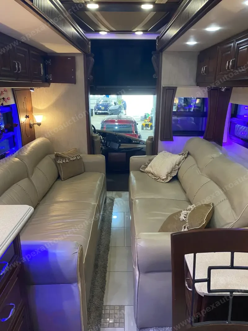2011 American Coach Heritage 45B photo 143