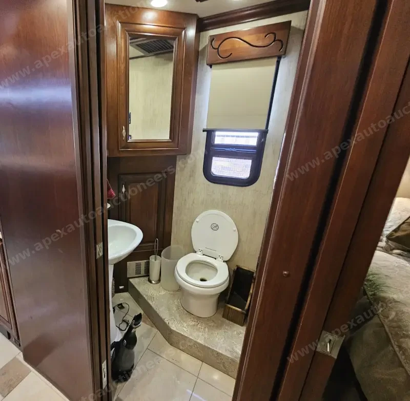 2011 American Coach Heritage 45B photo 73