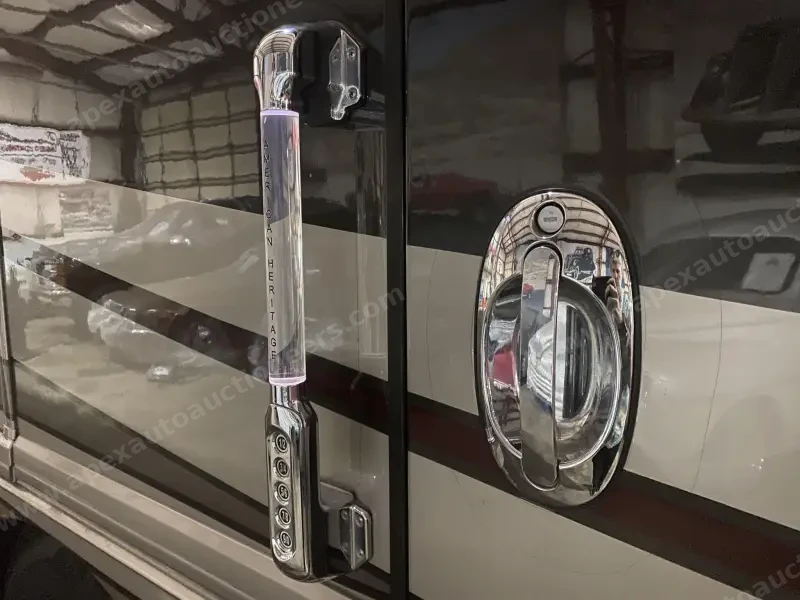 2011 American Coach Heritage 45B photo 18