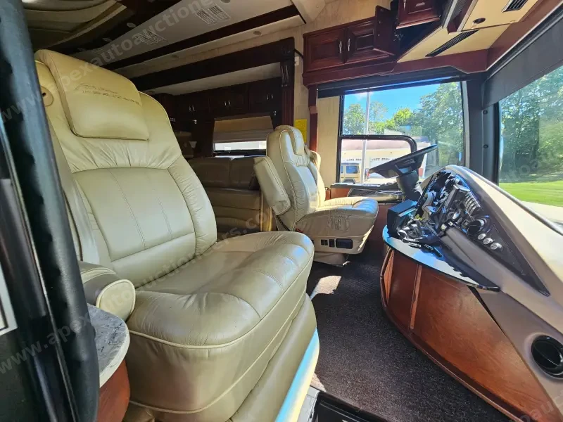 2011 American Coach Heritage 45B photo 62