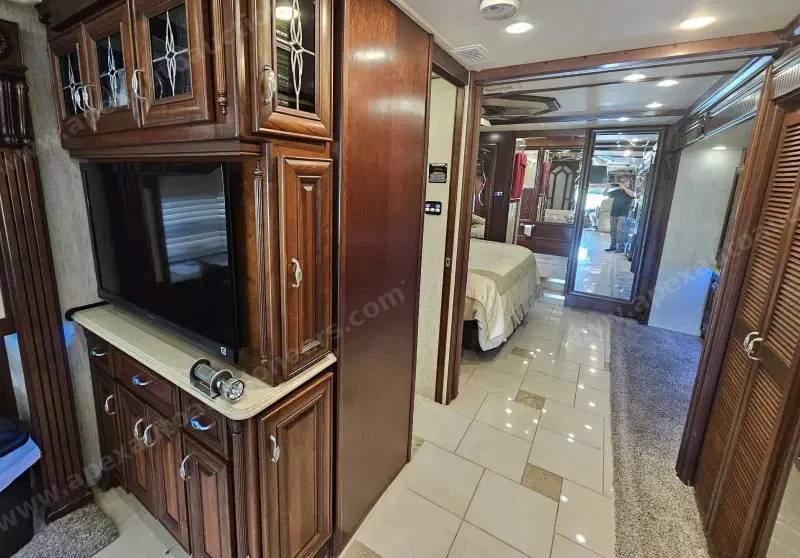2011 American Coach Heritage 45B photo 70
