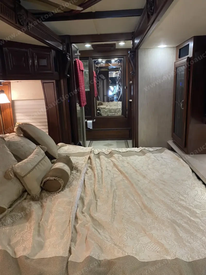 2011 American Coach Heritage 45B photo 138