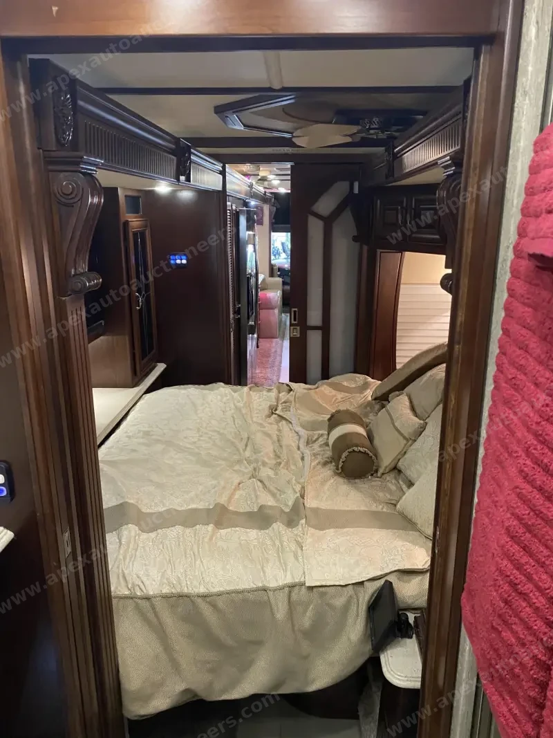2011 American Coach Heritage 45B photo 140