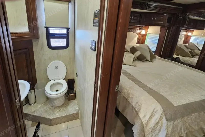 2011 American Coach Heritage 45B photo 72
