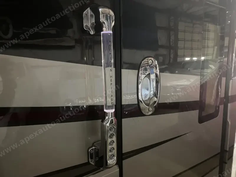 2011 American Coach Heritage 45B photo 19