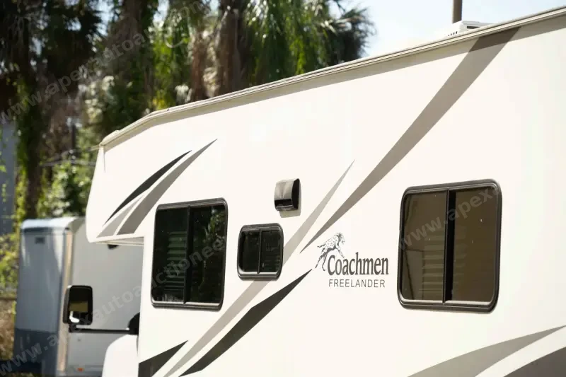2021 Coachmen Freelander 27QB photo 13