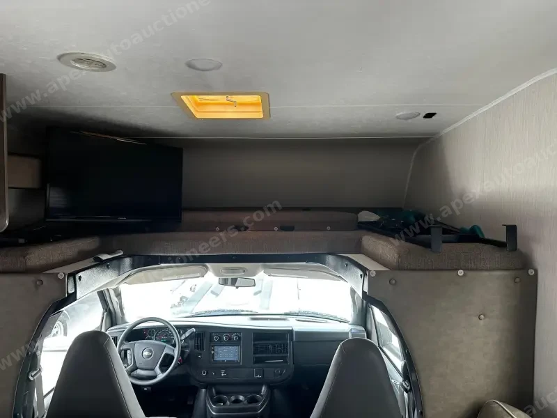 2021 Coachmen Freelander 27QB photo 42