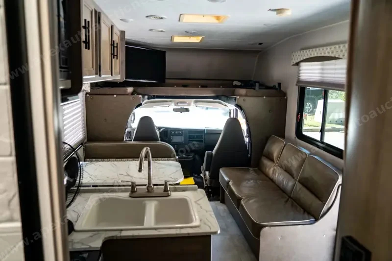 2021 Coachmen Freelander 27QB photo 43