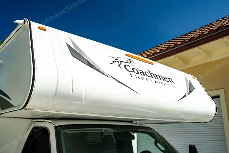 2021 Coachmen Freelander 27QB photo 10
