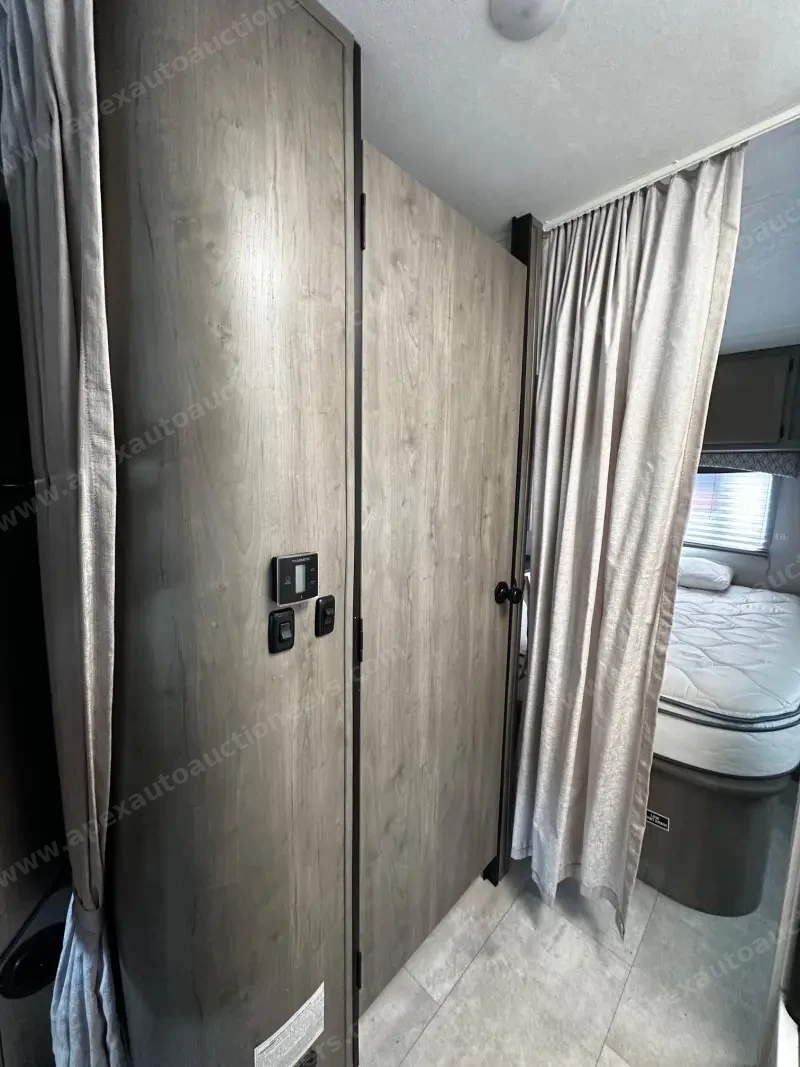 2021 Coachmen Freelander 27QB photo 58