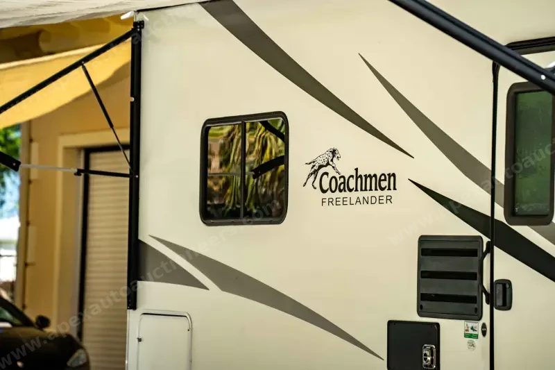 2021 Coachmen Freelander 27QB photo 25