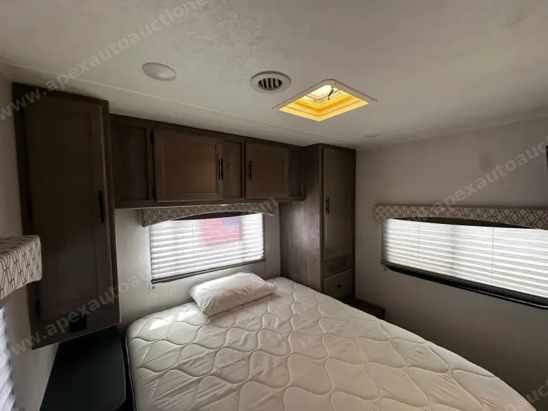 2021 Coachmen Freelander 27QB photo 60