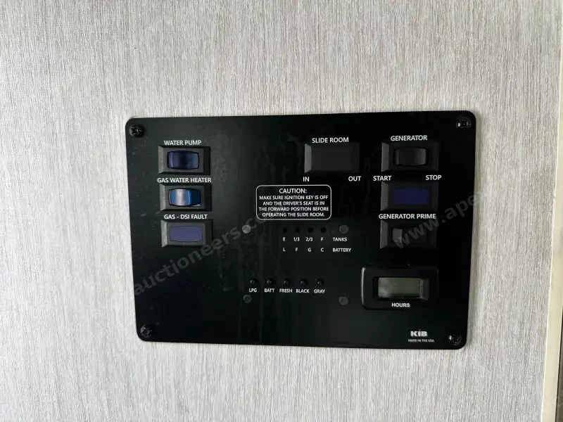 2021 Coachmen Freelander 27QB photo 64