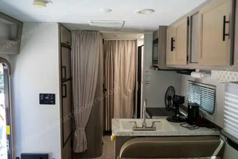 2021 Coachmen Freelander 27QB photo 46