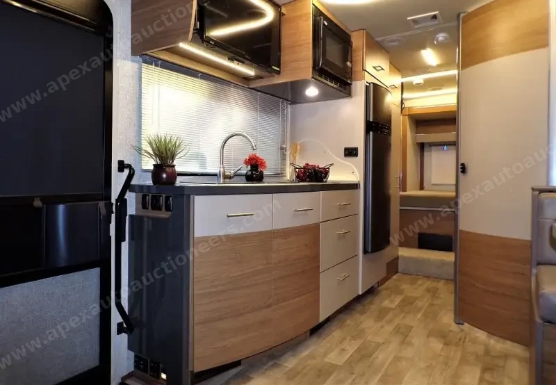 2017 Winnebago Navion 24G photo 22