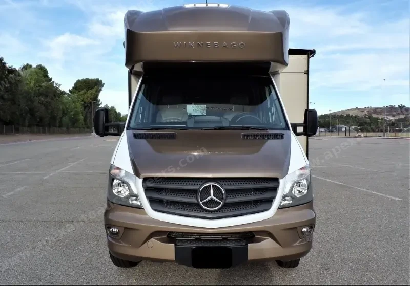 2017 Winnebago Navion 24G photo 2